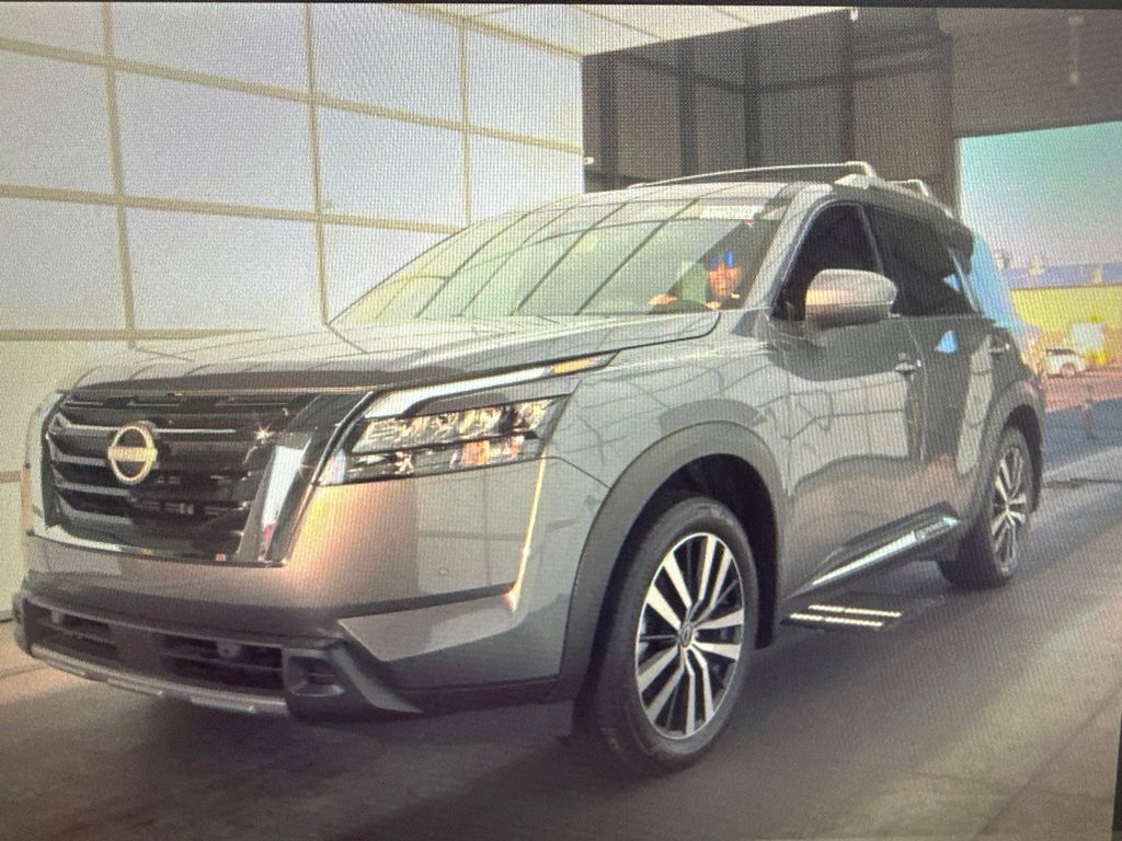 Used 2025 Nissan Pathfinder