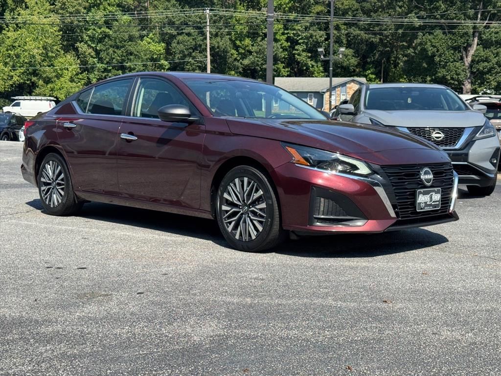 Used 2025 Nissan Altima