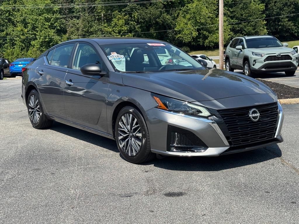 Used 2025 Nissan Altima