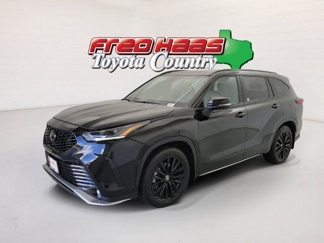 Used 2023 Toyota Highlander