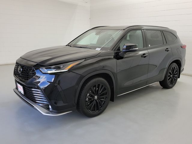 Used 2023 Toyota Highlander