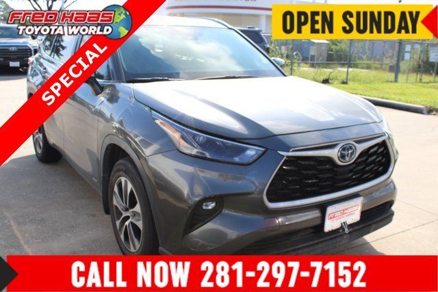 Used 2023 Toyota Highlander