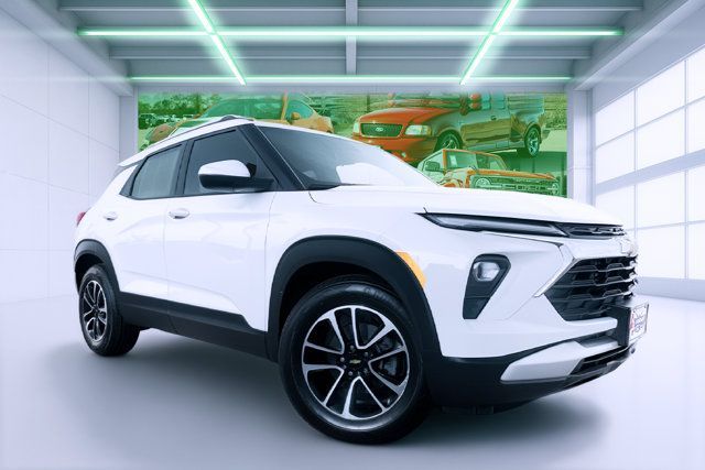 Used 2025 Chevrolet Equinox