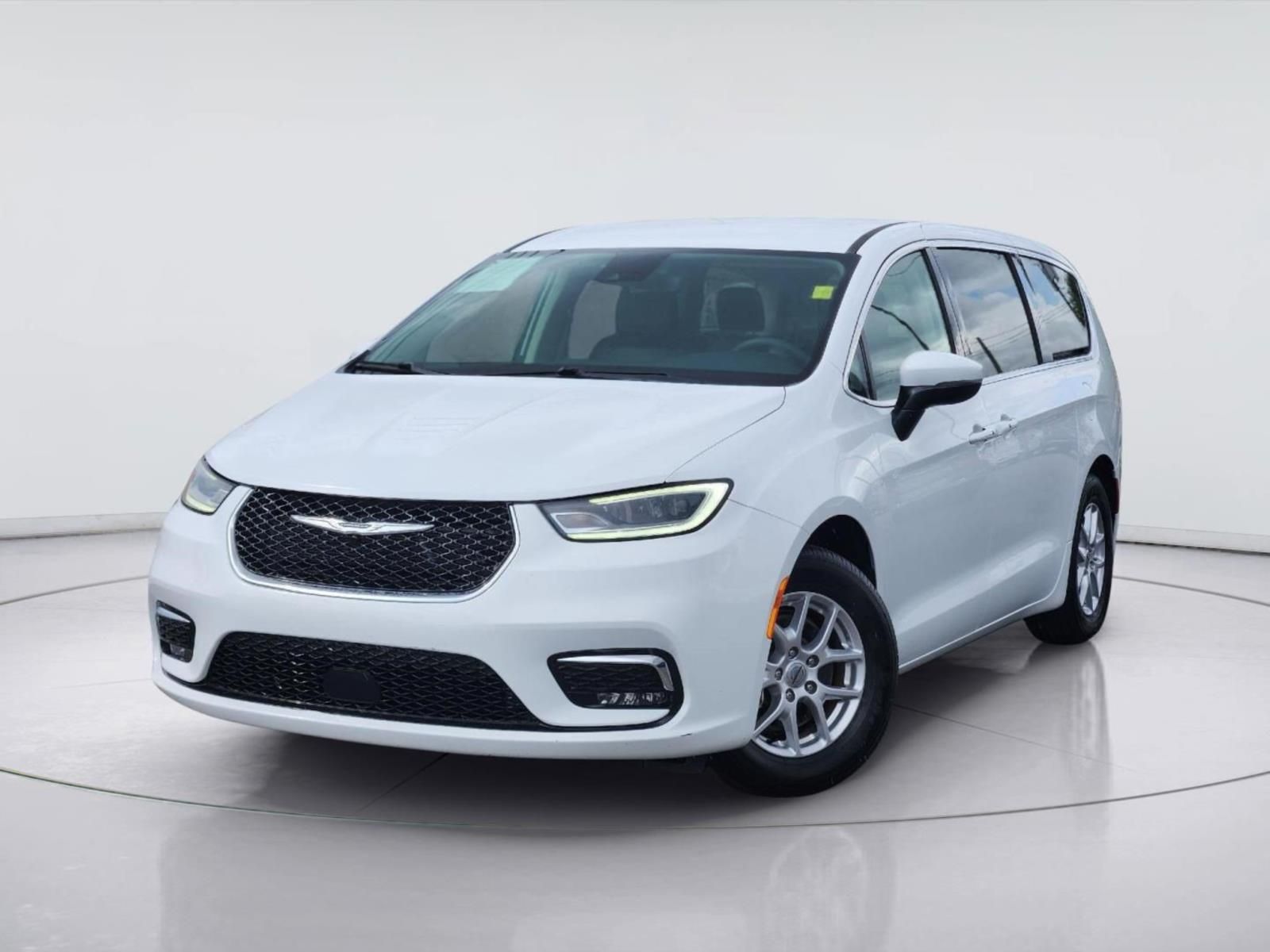 Used 2023 Chrysler Pacifica