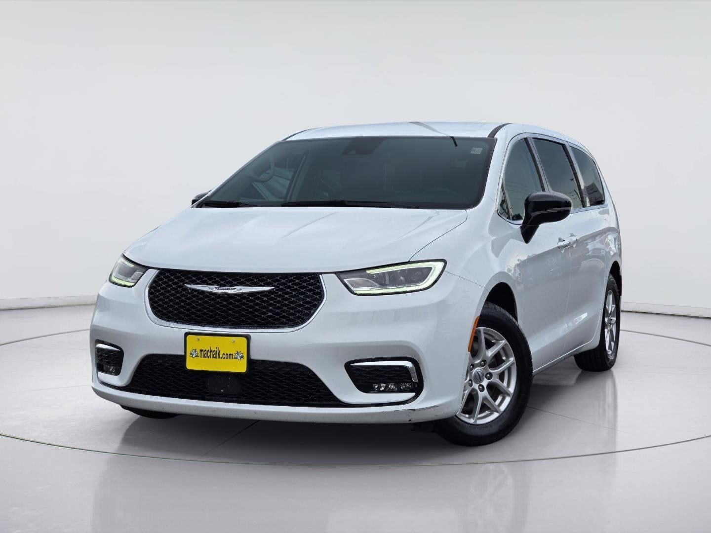 Used 2024 Chrysler Pacifica